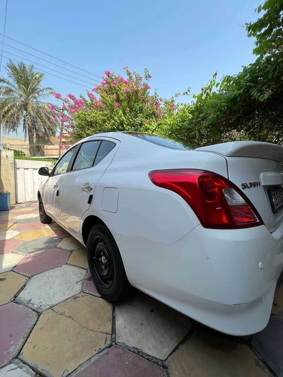 السلام عليكم 

نيسان سني هندي 2020 

 مكفوله من البارد ولتبديل ولصبغ 

ماشيه 77km 

رقم اربيل ( مميز ) 

اب أسمي تحويل ثاني يوم 

ادامه كامله للسياره 

تايرات جديده

- يوجد سونار 

السعر / 108 وبيها مجال 

العنوان / حي الاعلام / السيديه 

***********
***********
