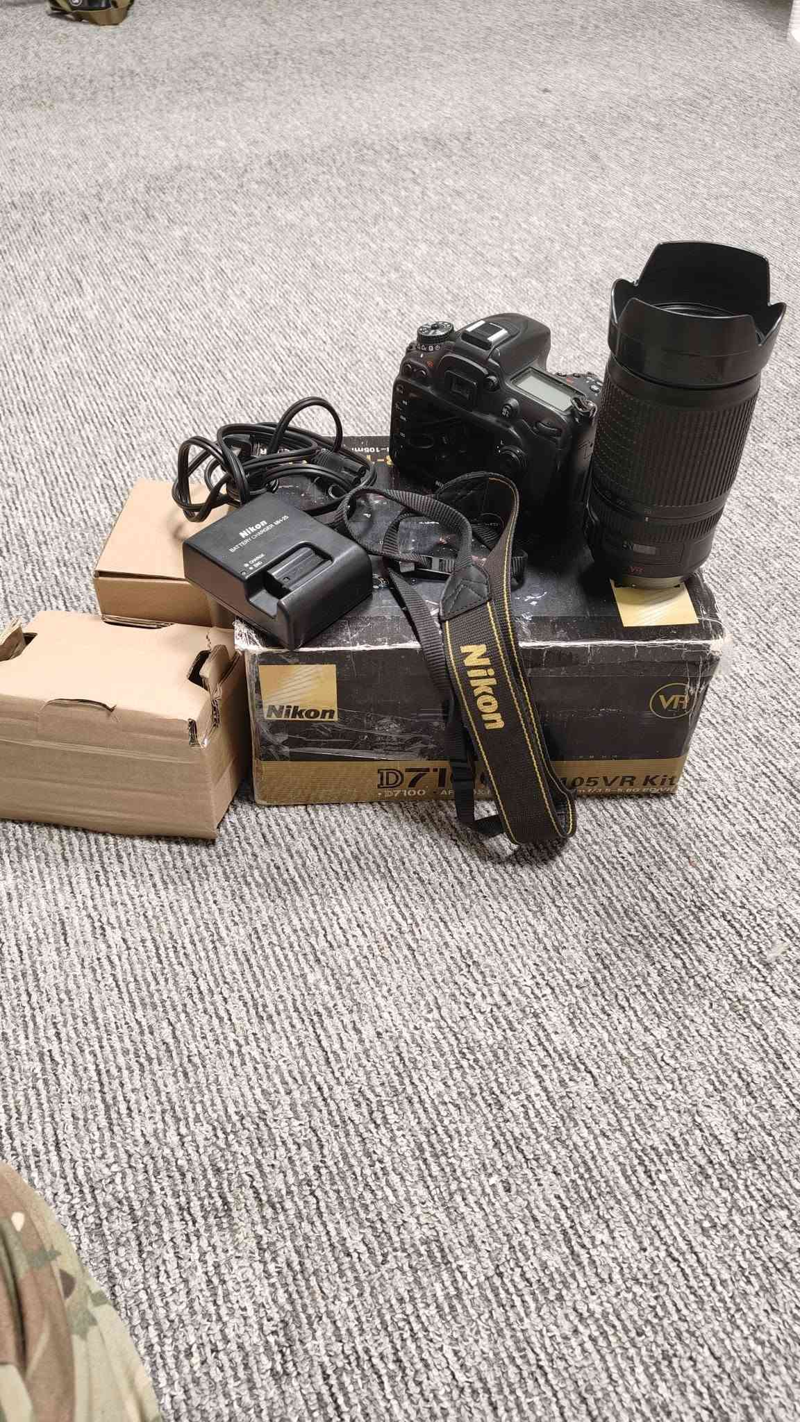 نيكون D7100 • عدسة 70-300 VR • كامل اغراض