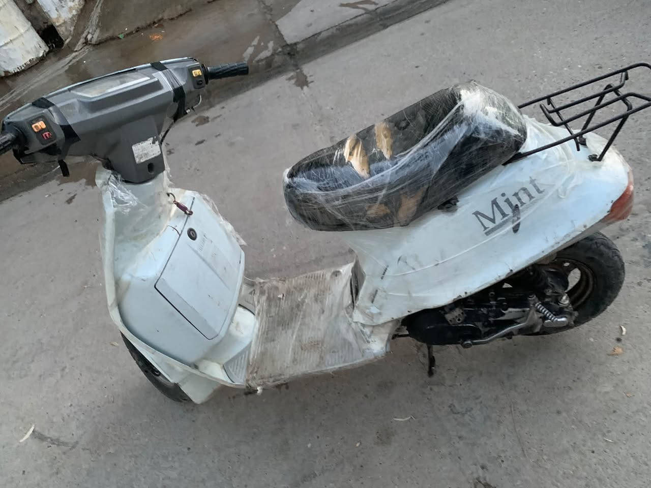 السلام عليكم ماطور ياماها منت محرك شرط حيل نضيف شاصي شرط كهربائيات بك لايت اشاير شغالات الباقي يعوزهم ربط سعرو ١٢٥ للتواصل ***********
