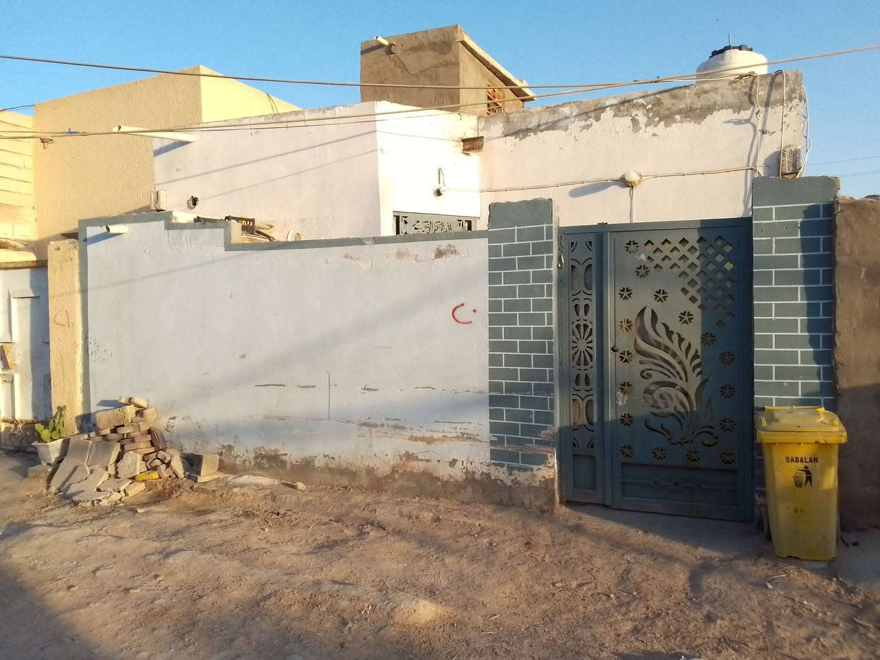 يا الله بيت للبيع 75م 
سعر 16
طابو زراعي سند 25

البيت يحتوي على
 غرفه نوم 
صاله مطبخ 
ستقبال صحيات 

بناء بلوك اعكاده 
اساس طابوك نهروان 

خدمات كامله مدرسه اهليه او حكوميه

 العنوان نجف الاشرف مقابل قرية الغدير الاولى شارع الصب عمود 270 

***********//
//***********
