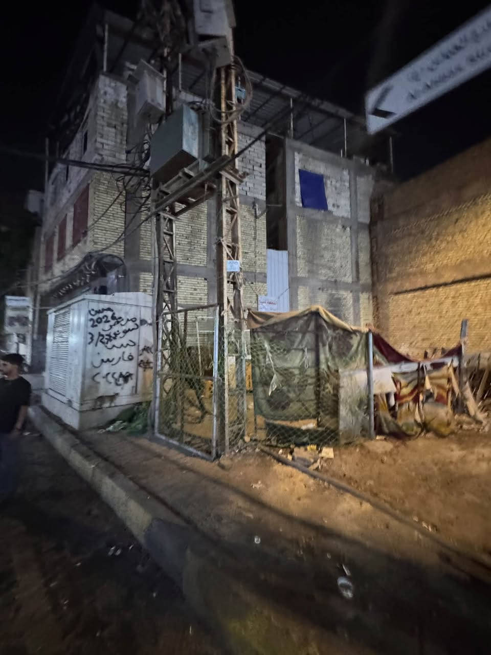 قطعة ارض للبيع
الموقع: كربلاء المقدسة / العباسية الشرقية / خلف الكراج الموحد / يبعد عن بين الحرمين 6 دقائق / يبعد عن شارع الجمهورية دقيقة واحدة.

نوع الملك: ملك صرف
المساحة: 82،5
🛑التواصل حصراً على الواتساب، لا استخدم فيسبوك🛑
رقم الواتساب: ***********

نص مكتوب في الصور:
- بيت ابو كريم الجنابي بين الحرمين 6 د 1.1 كم 15 د 7 د 6 د حفظ إضافة محطات معاينة Google Maps
- بيت ابو كريم الجنابي كافتيريا وعصائر الكلاسيكو..امير البدري 1 د 1 د • 190 متر حفظ إضافة محطات معاينة