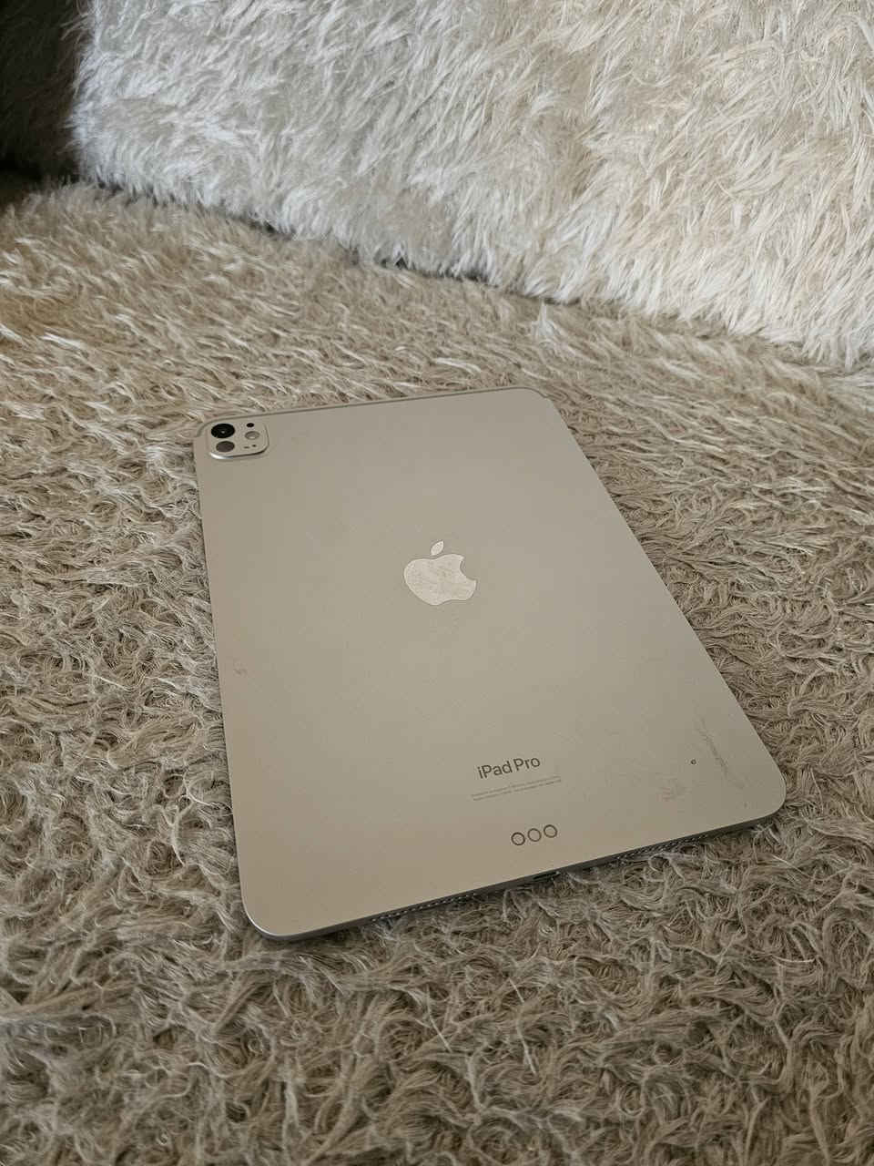 السلام عليكم ورحمة الله
Ipad pro 11-inch M4 
البطارية 93  الذاكرة 256  مع القلم pencil pro  السعر  1.100.000 
للتواصل على الواتساب : ***********

نص مكتوب في الصور:
- 75% About iPad iPad Pro 11-inch (M4) 26.6.2 MVV93LL/A KFLXGWL769 Name iPadOS Version Model Name Model Number Serial Number Coverage Expired 0 104 Songs 2,113 Videos 52 Photos 256 GB Applications 178.89 GB Capacity Available 34:2B:6E:4E:3C:EA 34:2B:6E:4E:68:2B Wi-Fi Address Bluetooth net_5G On 1 lligence & Siri encil
- About Name iPad iPadOS Version 26.6.2 Model Name iPad Pro 11-inch (M4) Model Number MVV93LL/A Serial Number KFLXGWL769 Coverage Expired Songs 0 Videos 104 Photos 2,113 Applications 52 Capacity 256 GB Available 178.89 GB Wi-Fi Address 34:2B:6E:4E:3C:EA