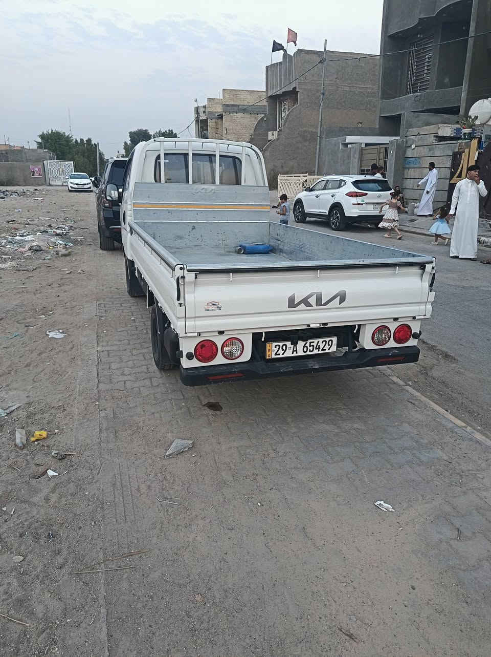 كيا 2026للبيع ماشيه 6000 وقابله لزيادة بسمي رقم واسط مكفولة مغلفه وكامله من كلشي السعر 175بيها مجال حگ الجيه ***********/*********** مكان السياره واسط
