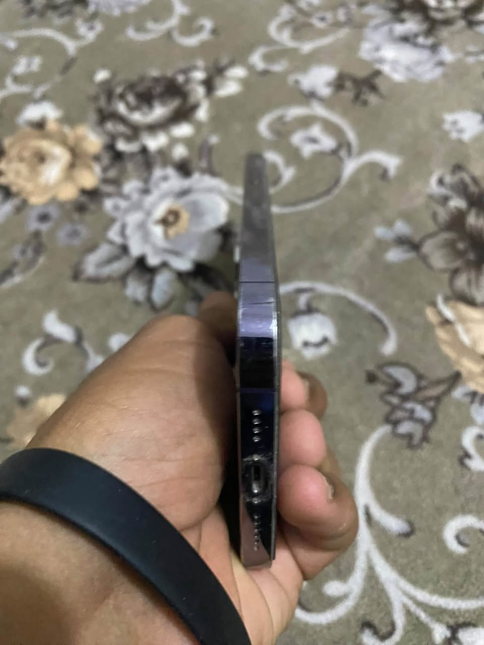 سلام عليكم ١٤ برو ماكس جهاز مكفول بطاريه ٨٣ جهاز نضيف وحلو السعر ٨٥٠ وبي مجال مكاني  الصويره ***********
