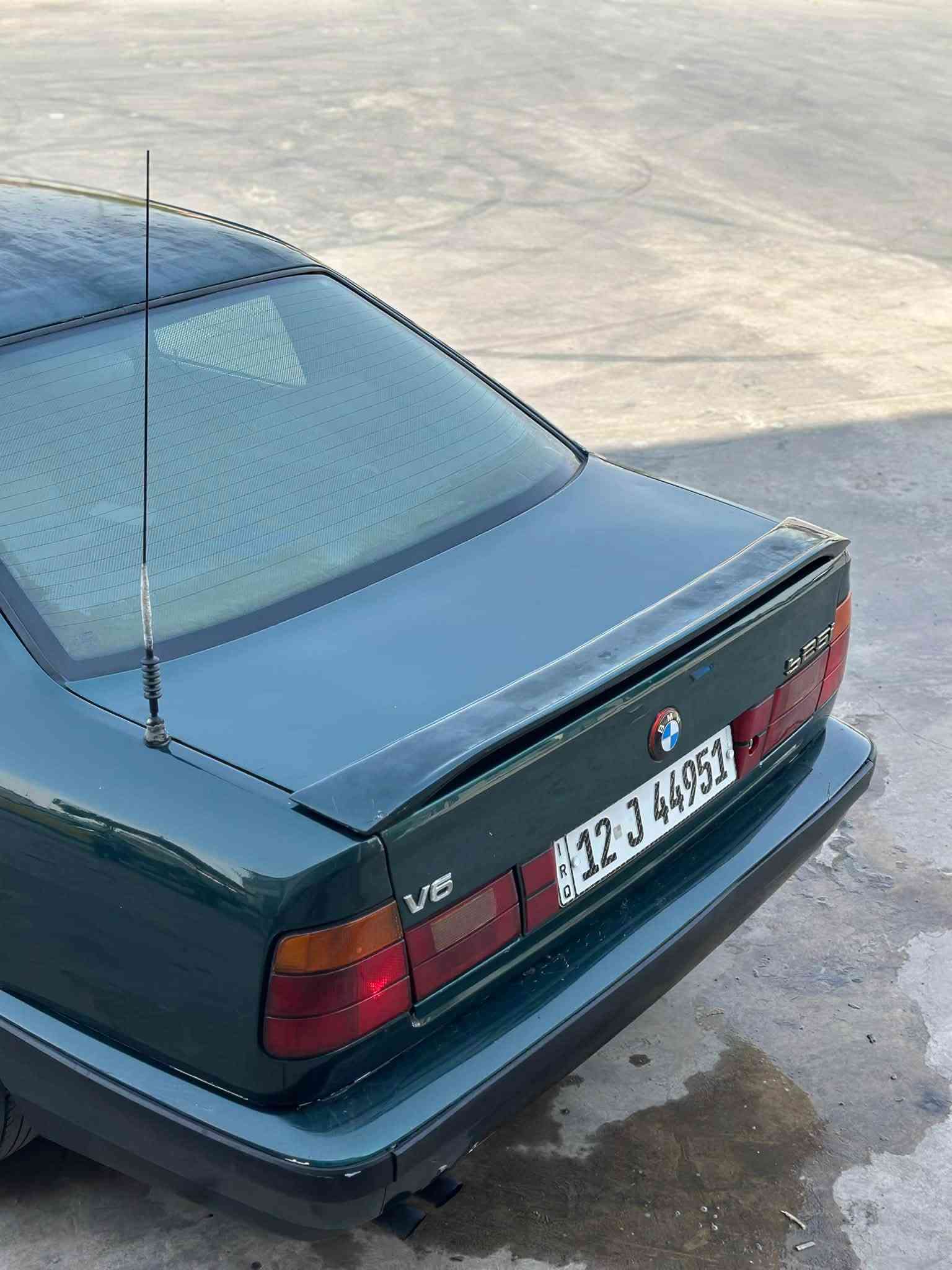1992 Bmw 525  اصل وفصل وبليته 
محرك كبس 
كير رياضي 
اكسل رياضي
محرك وكير شرط
صبغ عام تبريد شغال 
لايت زينون 
سيارة صافيه دمعه 
كهربائيات شغاله سياره جاهزه 
شرط تحويل هزه جديده سنويه لل ٣١ 
رقم نينوى انكليزي 
السعر ٥٢ وبيها مجال 
***********
***********
