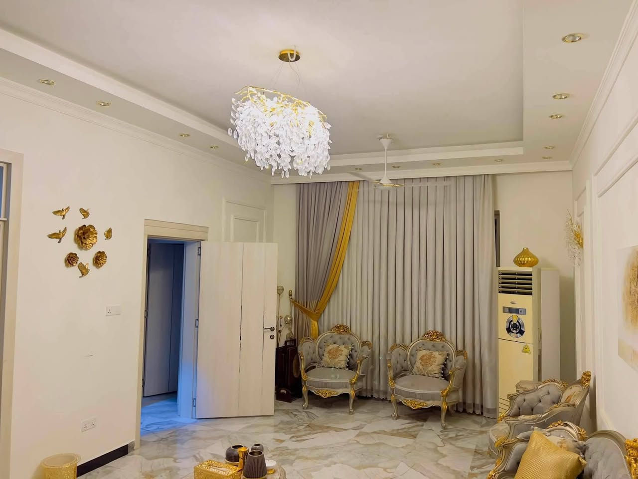 بيت طابو صرف بناء حديث درجة أولى للبيع السعر 210 مليون بالبكرلي الاولى شارع 20 قرب دائرة الصحة العامة 
المساحة: 200 متر 
الواجهة: 10 متر
النزال: 20 متر يحتوي على 
📜 غرفتين نوم و هول وصالة ومطبخ حار بارد ومجمع صحيات خريطة مودرن تصميم تركي شغل درجة اولى يحتوي على 
✅ إجازة بناء كاملة
✅ طابو صرف 
🚦 مميزات الموقع:
قريب جداً من الشارع العام خدمات كامله منطقة سكنية مرتبه تحويل مباشر باسم المشتري 
📞 للاستفسار الاتصال 
📱 ***********
