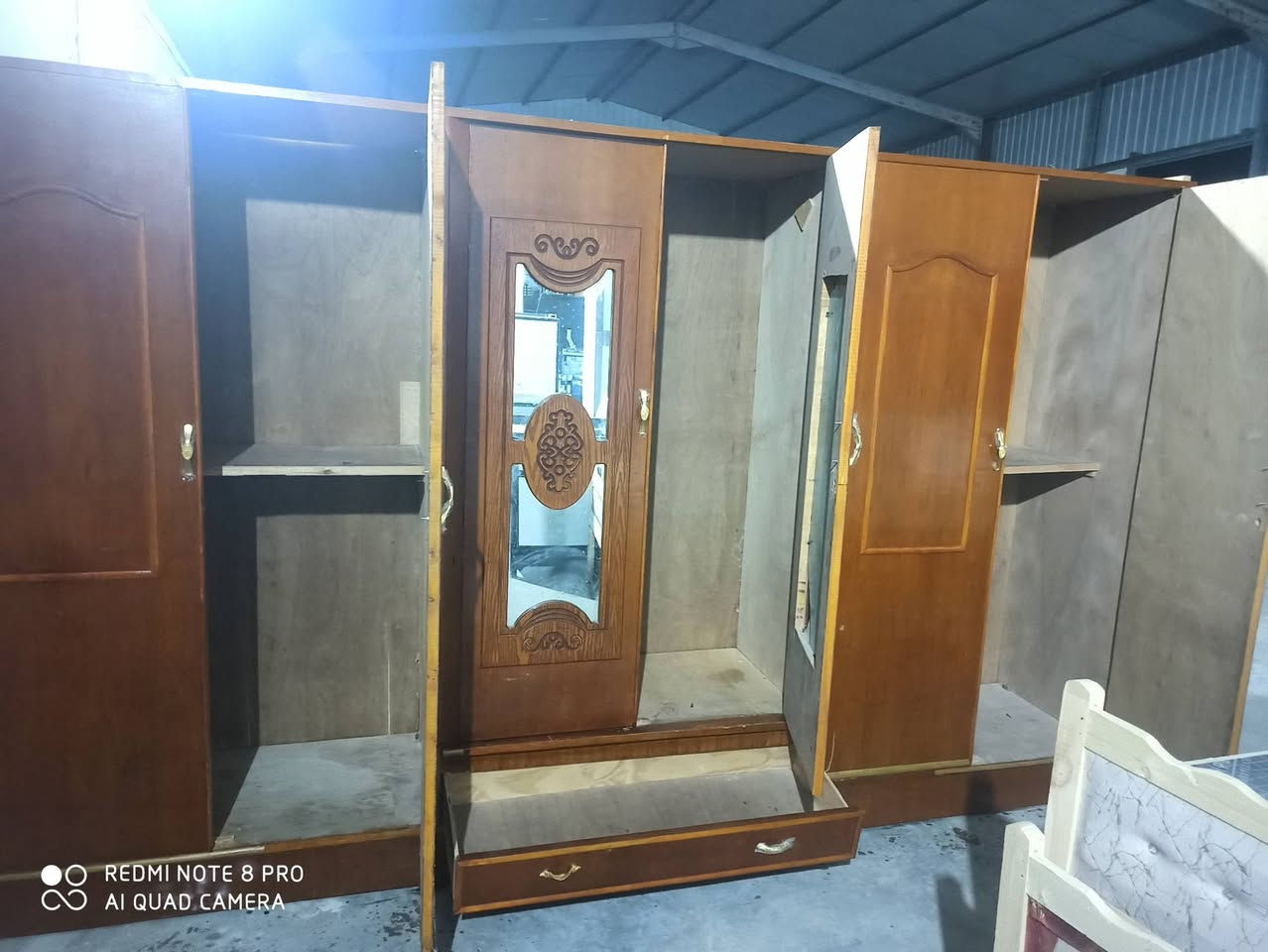 كنتور ٦باب نضافه فول اي ضرر مابي كامل 
الشراي يتصل ..***********...بيع او مراوس
