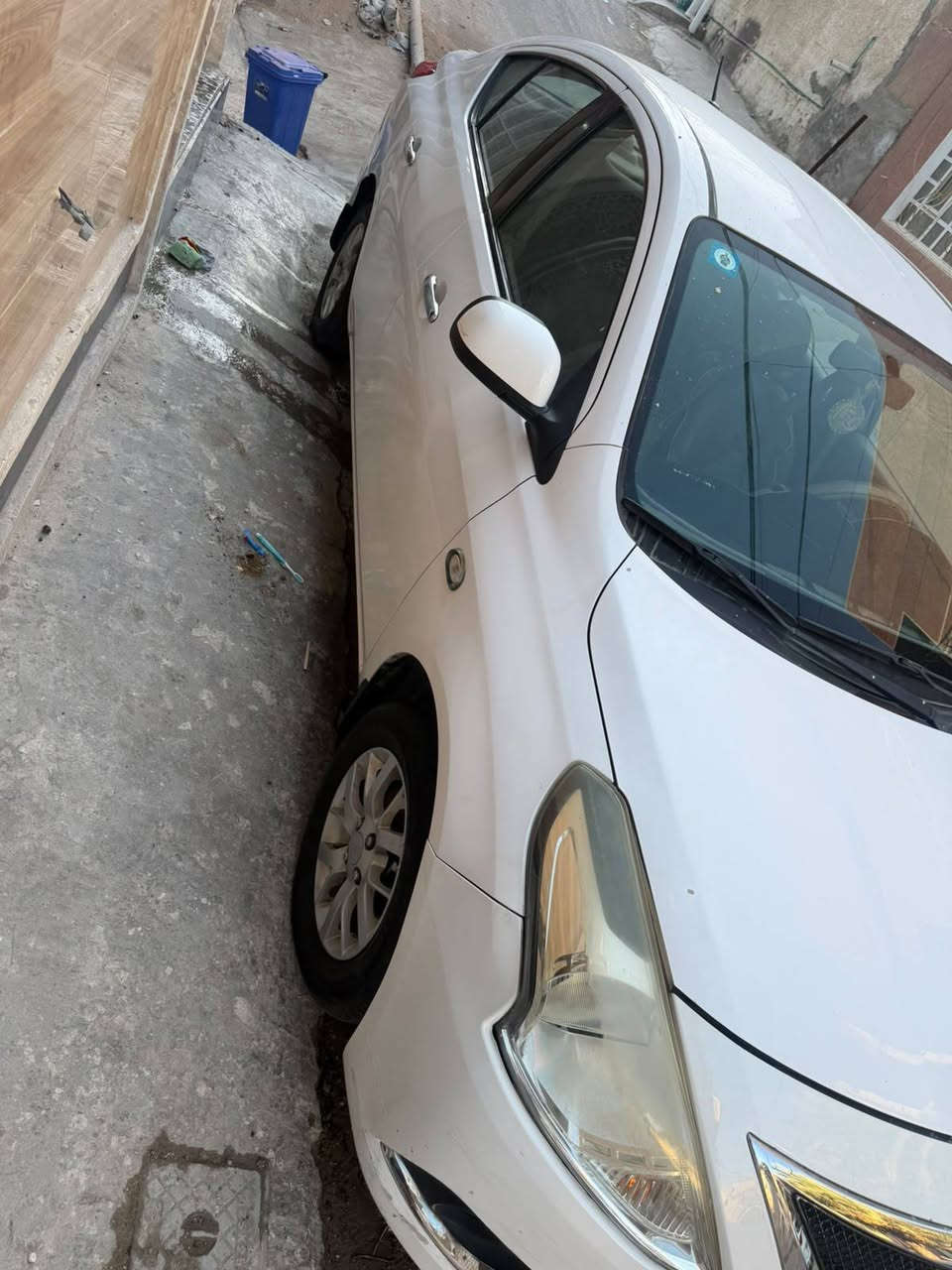 السلام عليكم نيسان سني هندي موديل 2019 رقم بغداد سياره جاهزه تخم تاير جديد ويل كب تبريد ثلج  صدر جديد بيها صبغ مكانات بسيطه ماشيه 175 مكاني بغداد الكريعات السعر 98  رقم ***********
