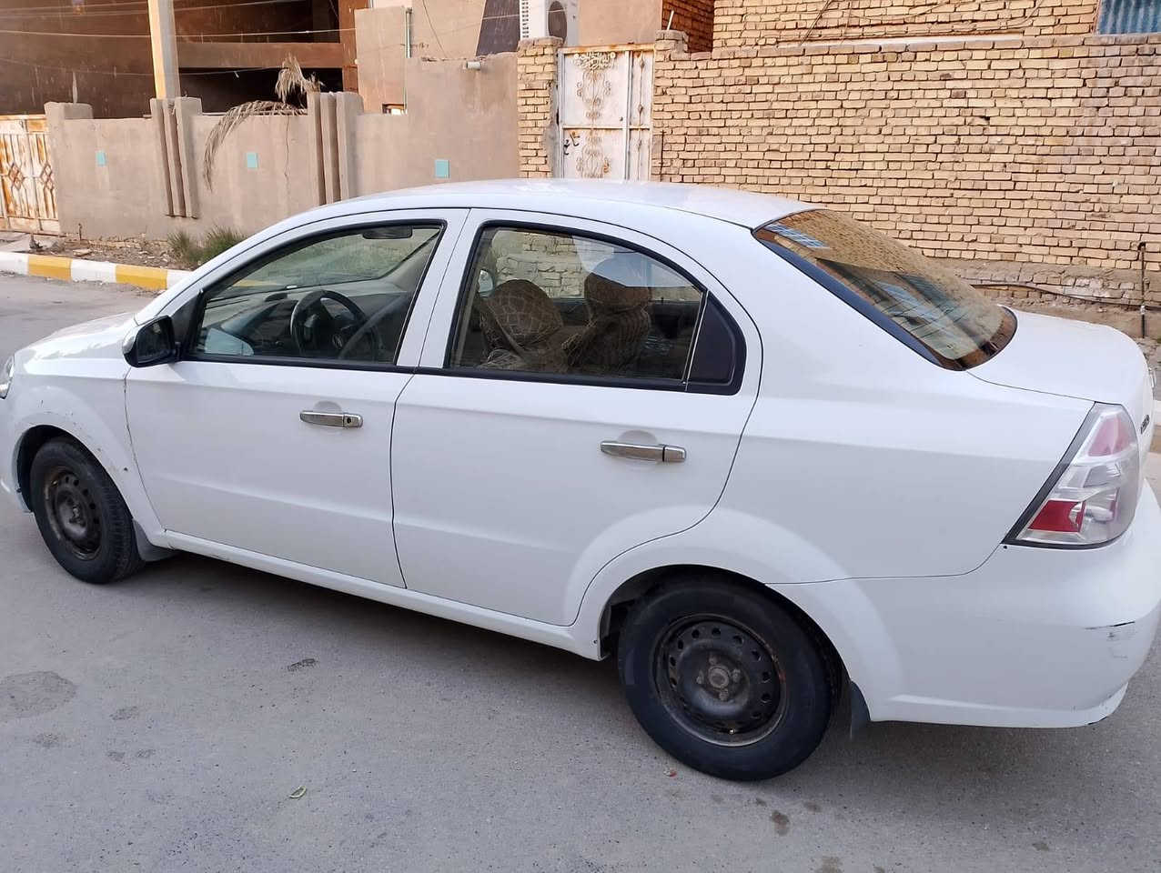 🚗 للبيع: شوفرليت أفيو موديل 2011 خليجي 🚗
🔹 السيارة باسمي
🔹 مداور ثاني يوم 
🔹 مكفولة من الضربة والصبغ ما عدا بارد 
🔹 جاهزة 100% من المكينه والكير
🔹 حدادية جديدة
🔹 التدفئة والتبريد شغالين 
🔹 ما بيها أي نقص، بس شغل وطلع
💰 السعر: 60
📞 للاستفسار الاتصال أو واتساب:
***********
🔴 السعر قابل للنقاش
