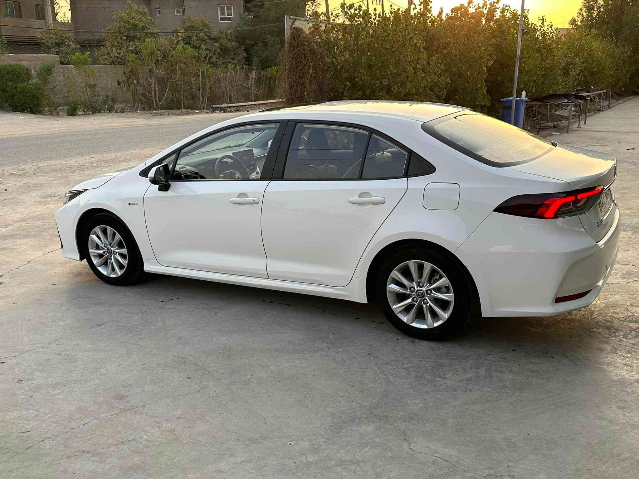 كورلا موديل ٢٠٢٥ 
ماشيه ٨
كفالة عامة 
فول مواصفات اعلى فئة.
كامل الملحقات موجودة.
المواصفات:-
داخل جلد بلادي.
اربع انضمة قيادة.
شاشة جبيرة.
كاربلاي
اوتو هولد
رادار + مثبت سرعة + تحديد مسار.
حساسات + كامرة.
+بقية المواصفات معروفة.

رقم بابل
الموقع بابل حله مركز المدينه 
السعر 163وبيه مجال كلش بسيط
للاستفسار اكثر الاتصال او مراسلة واتساب:-

***********
