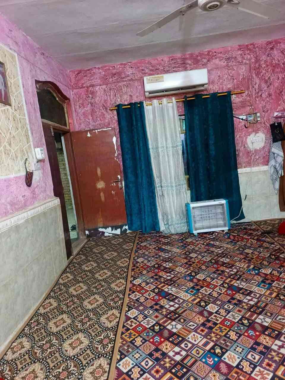 ياالله
سلام عليكم
البيت البيع طابو صرف
مساحه البيت ((200)) متر 
الماجديه سيد عاشور قرب ٤ سايدات سيد جميل
يحتوي على استقبال وصاله ومطبخ وغرفتين نوم
وصحيات داخلية وصحيات خارجية وساحه
سعر البيت ((88)) وبي مجال
استفسار اتصل بل أرقام تأليه
((***********)) ((***********)) 
اخوكم أبو عراق......
