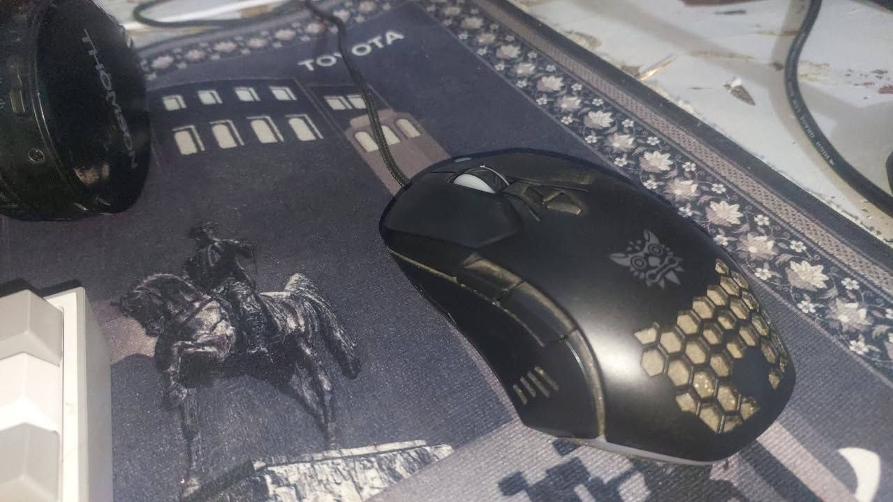 يا الله اللهم صل على محمد وال محمد عيني شباب عندي بي سي للبيع 
مذربورد Asus H310m-k
معالج intel i5 9400f 
كارت الشاشة Msi Gtx 1650 super
الرامات corsair 3200 16G
هارد Mass Ssd 128G + هارد 1 تيرا
بور سبلاي Mass 650w وياها  يو بي اس اوفلاين وماوس وكيبورد وميكروفون 
السعر خاص او التواصل واتساب 
***********
الاتصال
***********
