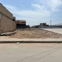 كاع مساحتها 160متر  الواجه 10 نزال 16 الخدمات كامله ماي وكهربائي ومجار...