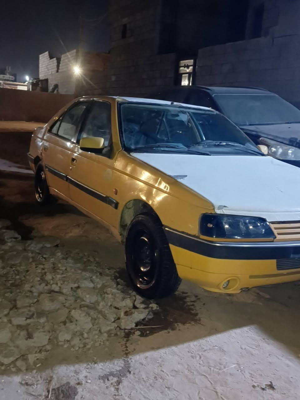 سلام عليكم بيجو 405 مديل 2010 مكينه بيه تخنه قليل كلش. ولكير جديد بديه نضيف دواخله جدد  كهرباء كله شقاله. ما ناقصه شي حداده نضيفه  سياره مرتبه تبريده عوزه بس غاس كنبريسر جديد  ابيع بدون راعي  سعر 11
ماكن بصره ابو لخصيب ***********
