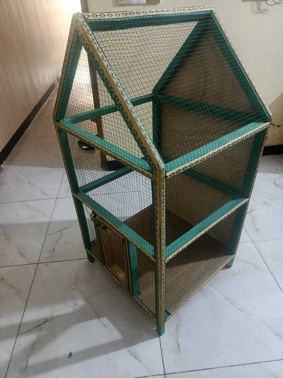 للبيع غير مستخدم طول متر وربع والعرض سبعه وخمسين اتصل وتساب وادلل اكو توصيل داخل الحسينيه فقط ***********
