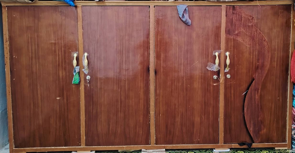 سلام عليكم غراض نضيفه لبيع كلمن او سعره فرشات او ماعين رقم ***********
