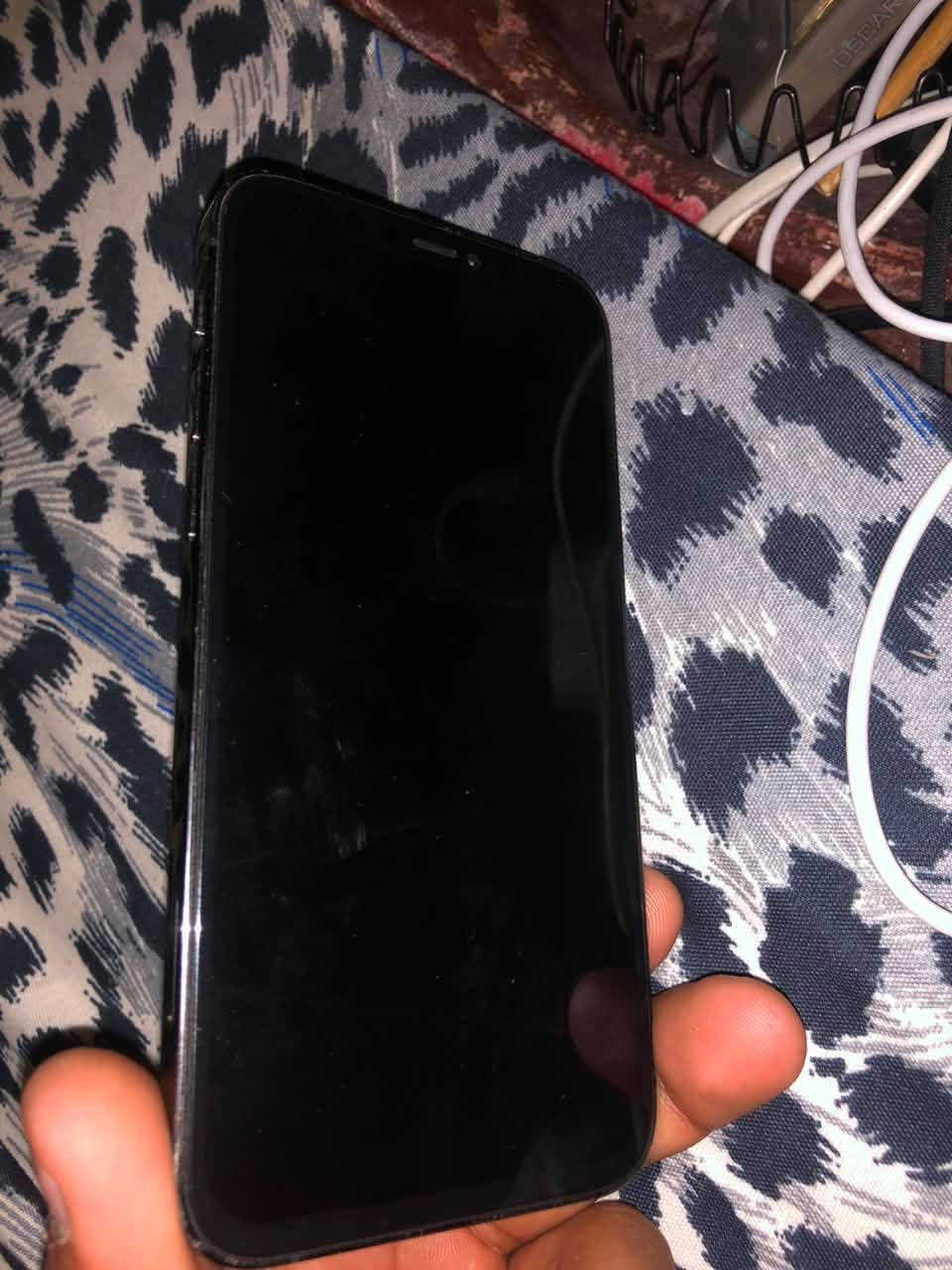 آيفون ١٢ برو • ٢٥٦ • حي اور