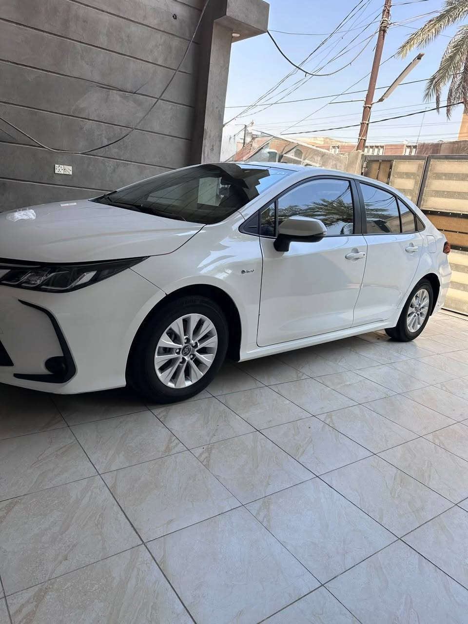 السلام عليكم ورحمة الله وبركاته
كفااااالة عامة 👍 

COROLLA HEV 2024
ماشيه 28 KM
محرك 1800 هايبرد 
 رقم بغداد بأسمي تحويل مباشر
مواصفاتها معروفه
شاشد كبيره كار بلي
انضمه مخارج USB 
هاند بريك اوتو
تحديد مسار
قيادة ذاتيه 
كروس سرعه
تحكم جهتين
رادار امامي
اوتو هولد 
اشارة مري
كشن مخمل
لايت زينون
سيارة بعدها بحالة الوكالة

رقم الهاتف ***********
