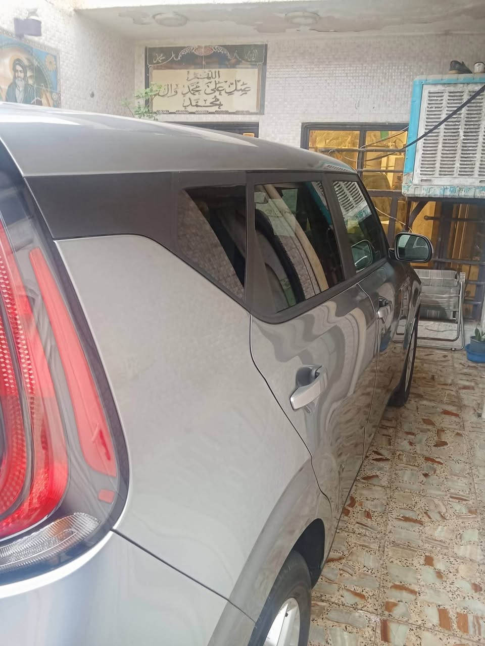 كيا صول
الموديل 24 
السياره كلين تايتل كفاله من الغرق 
ماشيه حاليا 14 الف مرقمه بغداد بسمي 
السياره بيهه فقط هذا اللي بالصندوق وتصلح PDR درجه اولى 
مكان السياره بغداد الجديده 
السعر 155 مجالهه جدا بسيط 
*********** 
متوفر واتساب فقط

نص مكتوب في الصور:
- 96729055X