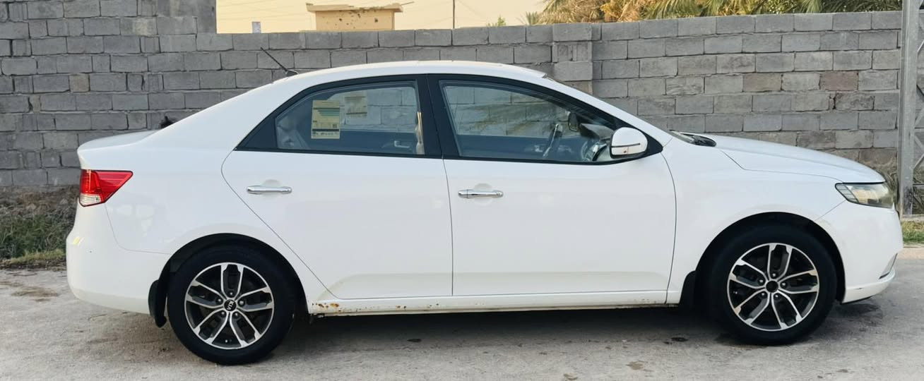 سياره سيراتو للبيع خليجي موديل 2013 بيه ثلاث قطع بدون دواخل باقي سياره مكفول تحويل ثاني يوم  ***********

‭***********‬ سعر  95 مكلف بنشر
