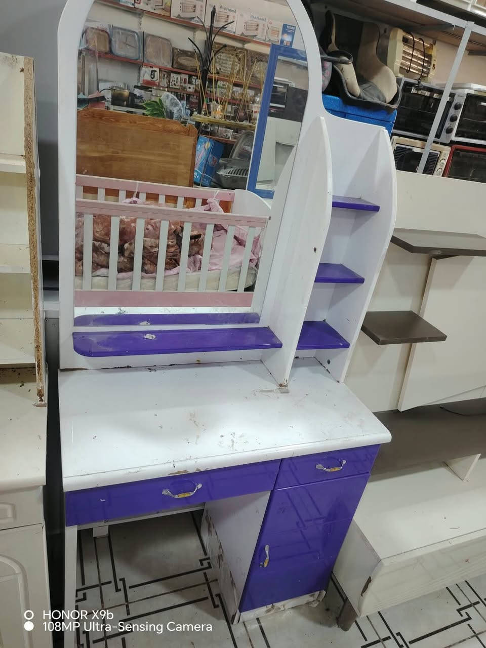 ميز توليت عدد. 2
معرض ابو كرم لبيع الاثاث المستعمل والجديد 💥💥
وشراء جميع انواع الاثاث المستعمل 💥💥💯
  للتواصل واتساب اواتصال ***********--***********العنوان دهوك ناحية فايده
بالقرب من سايدين سوق فايده  
مقابل مرطبات الشيخ/مجاور مدرسه هيما-9نيسان

نص مكتوب في الصور:
- HONOR X9b 108MP Ultra-Sensing Camera
- HONOR X9b
- 108MP Ultra-Sensing Camera