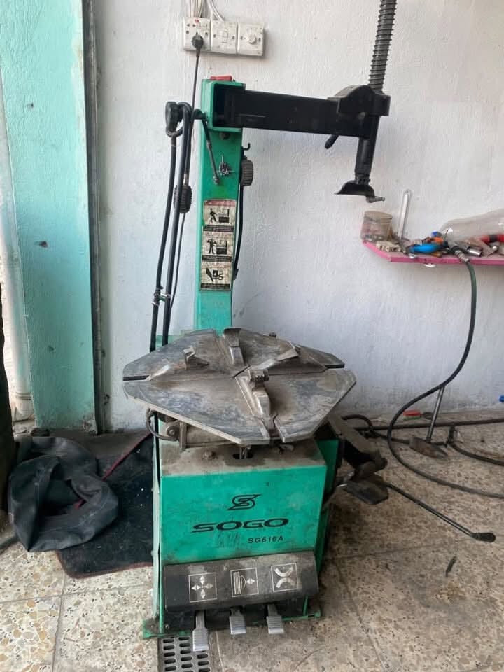 محل كامل للبيع الغراض كلهن على الشغل الخالعة جديدة ذاك اليوم جبتة بس وصخة عارضهن ب٣ وبيهن مجال مكان بغداد مدينة الصدر ***********
