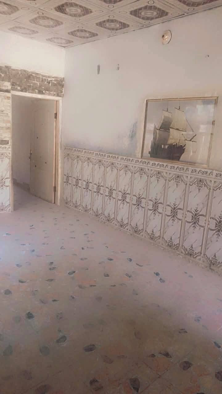 يا الله بيت🏠 للبيع 100

سعر 14 💵💲معه مجال 
طابو زراعي سند 

البيت يحتوي على غرفه نوم صاله مطبخ صحيات 

 بناء بلوك اساس صب مسلح 

خدمات كامله مدرسه اهليه او حكوميه 

العنوان نجف الاشرف مقابل قرية الغدير الاولى شارع الصب عمود 270 اوتنزل

***********
