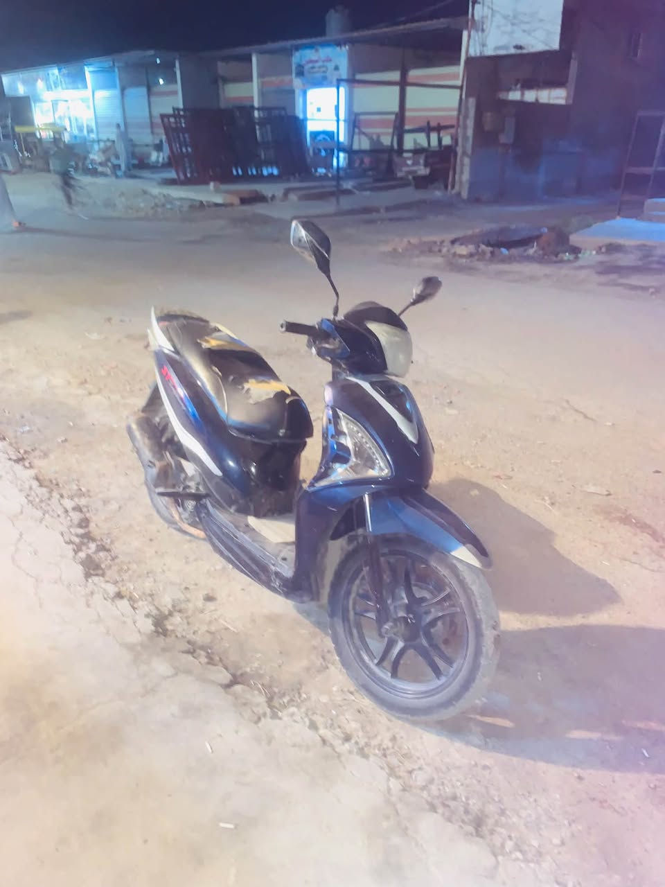 سيام  لبيع سعر 350بيها مجال عنوان بعقوبه
