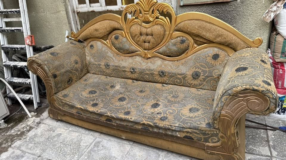 كنب • مكان البلديات الشريط • ليفيده