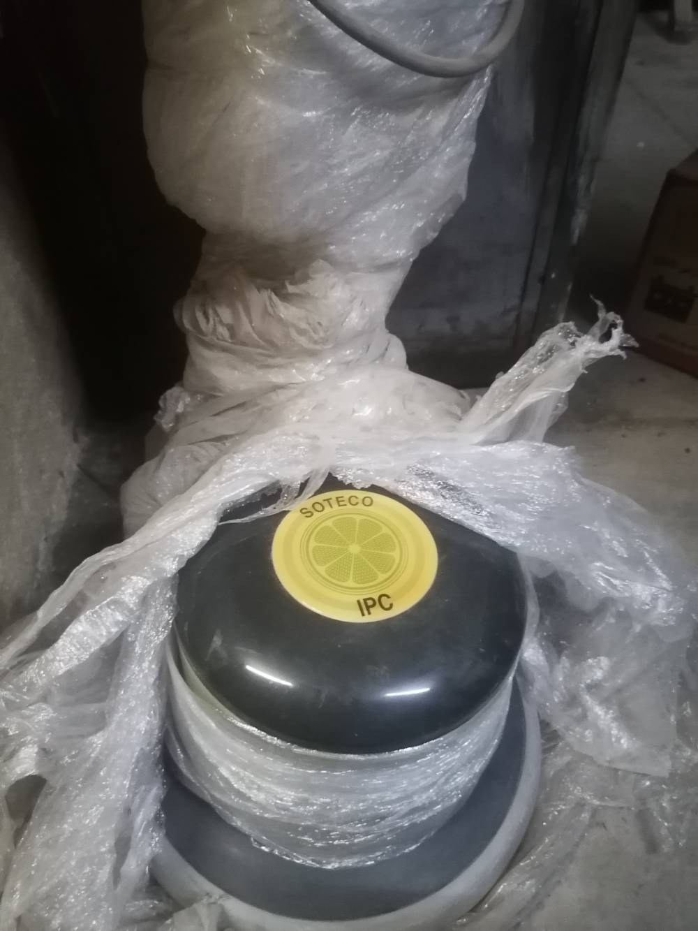 مكينة غسل سجاد • جديدة • بالتغليف`,`حي القاهره