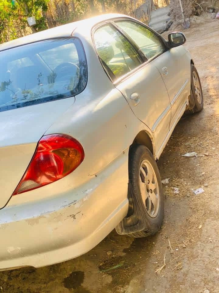 سبكترا ٢٠٠٤ رقم بغداد انكليزي بسمي مكينه وكير زينات محتاجه ترتيب بدون حادث رايدها ب٢٥ مكاني بابل المسيب للاتصال ***********
