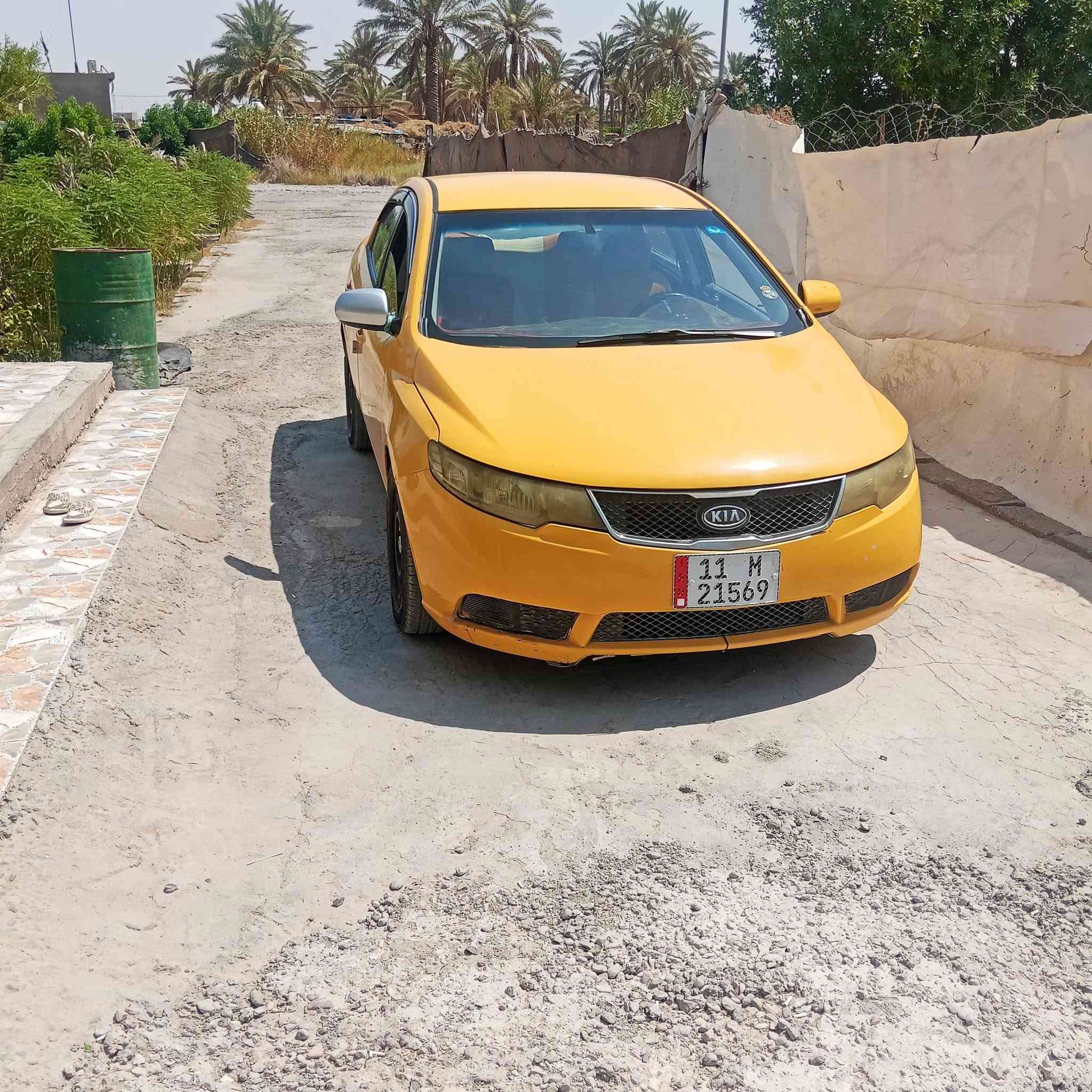 سلام عليكم سيراتو البيع موديل 12سياره خير من لله محرك 1600 لا تبخير ولا نتقيص رقمه بغداد ***********/***********
