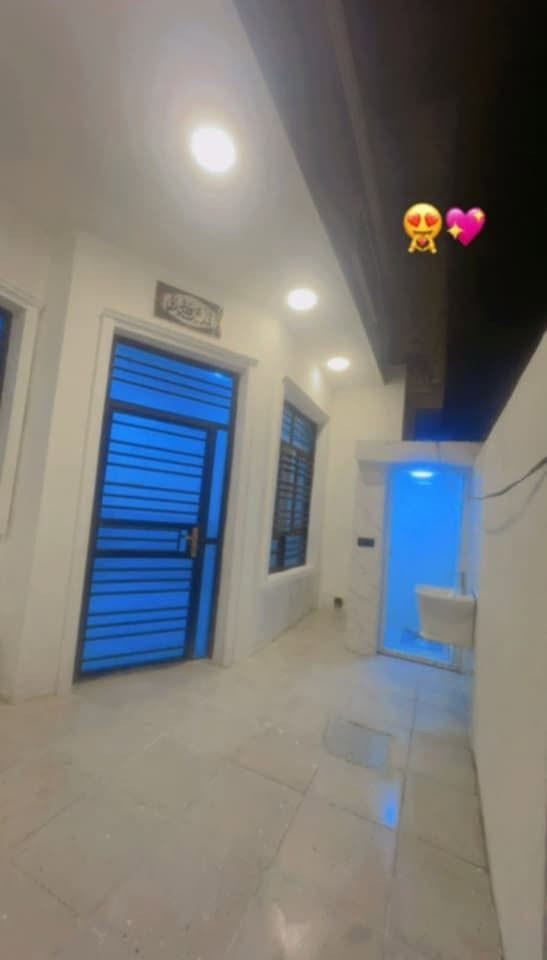بيت للبيع طابق واحد 
بناء جديد بمنطقه جديده 
مساحه ١١٠ متر واجه ٧ متر 
بمنطقه ال١٢٠ بصف حسينيه أم البنين 
سعر١٢٠  مليون 
***********
