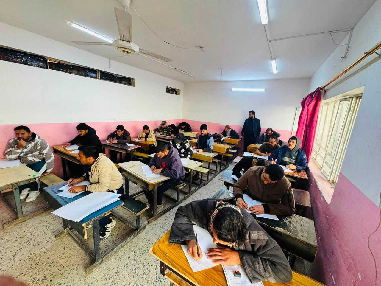 للحصول على شهادة السادس الابتدائي 
وتعلم القراءه والكتابه
مركز المازني الحكومي تربية بغداد الكرخ الاولى
منطقة ابو منيصير قرب جامع الناصر
علما ان الدراسه فيها مجانا
مدير المركز استاذ ماهر 
مركز المازني الاول في بغداد 
***********
