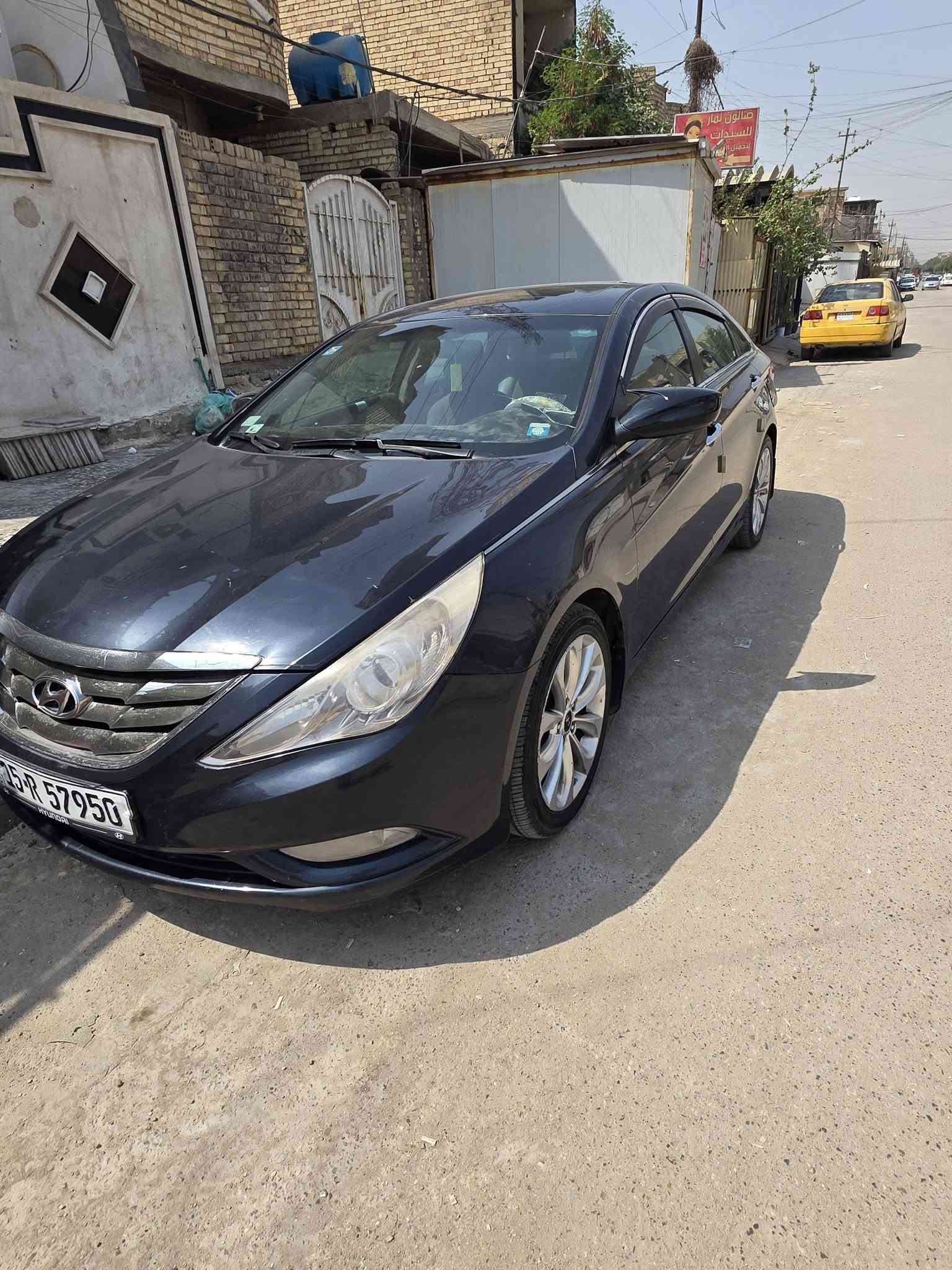 سوناتا موديل 11 امريكي بدون صبغ كلين سياره فول مواصفات محرك 2400 تيربو 
السعر :83 وبيها مجال
العنوان : بغداد 
الرقم :***********
