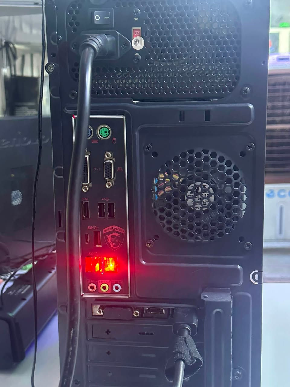 تجميعه بسعر 325الف فقط
CPU I5 7400 4 CORE 4 THERADS

COOLER CPU INTEL STOCK 

M. B MSI B250M GAMING PRO

RAM 8GB DDR4 TEAMGROUP

GPU GTX 1050TI 4GB ASUS 

POWER 500W COOLER MASTER 

CASE BLACK AERO COOL

M. 2 NVME 128 GB XPG

HDD 1 TB SEAGATE

عنوان موصل دواسه عماره القدس مكتب البغدادي للحاسبات 
للتواصل  *********** واتساب
