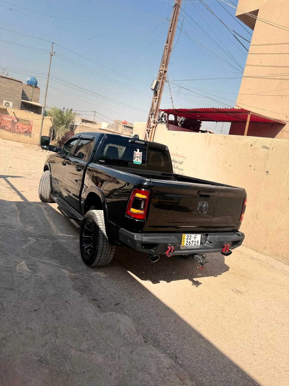 RAM LlMlTED 2021 
رام لمتتد 2021 فول موصفات 

الحادث : موضح ب الصور 
رقم أربيل بسمي 
باب طويل بدي قصير 

الموصفات 👇

الكاميرا الخلفية
سقف بانورامي
مستشعر وقوف
تدفئة المقاعد
تبريد المقاعد
مرايا جانبية كهربائية
حساس المطر
مراقبة النقطة العميا
التعرف على إشارات المرور
مقاعد كهربائية
المصابيح الأمامية ليد
عرض المعلومات على الزجاج الامامي
مقاعد تدليك
التشغيل عن بعد
شاحن لاسلكي
كشافات ضباب
تحذير مغادرة المسار
التحكم الإلكتروني في الثبات
مثبت السرعة التكيفي
خطوات جانبية
الضو العالي التلقائي
شاشه تسلا
باب خلفي ينفتح إلى 3 أقسام 
دعاميه خلفيه حديد بلادي TRX 
دوسات حديد TRX 

السعر 275 بيها مجال بسيط 

مكاني بغداد 
***********
