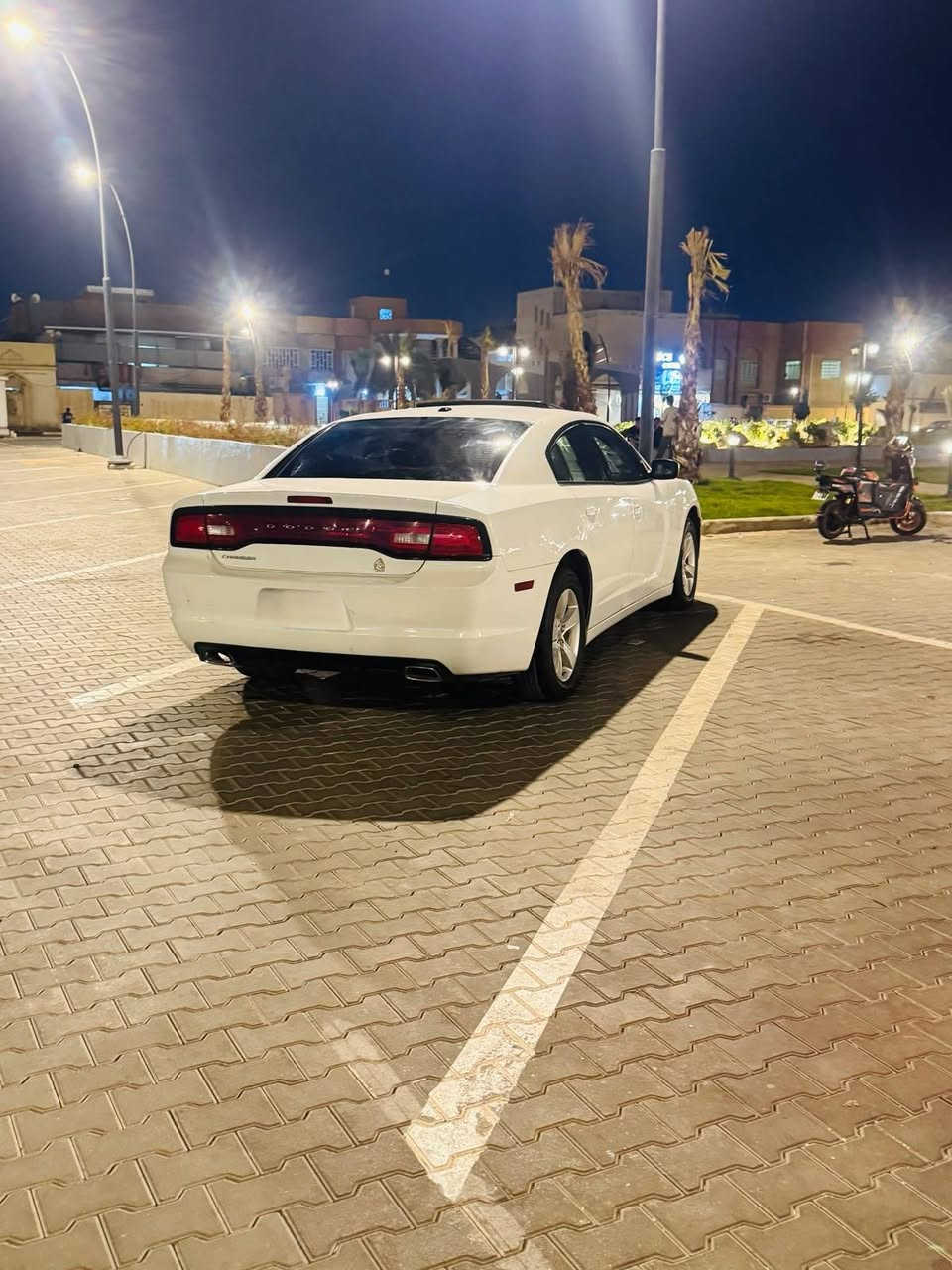 جارجر ٢٠١٤ متوئم اربيل طبق الاصل محرك كير تبريد حدادة شرط جدد بيهه كصه جنطة السيارة كارتون نعومه صوت ما تسمع بيهه نظام صوت البين السيارة مفوله فتحة بالقمارة جديده اكثر من الصور للبيع السعر ٥٥ وبيها مجال ***********

