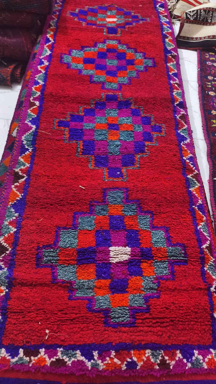 السلام عليكم سجاجيد للبيع نظافه فول للاستفسار هذا الرقم ***********

