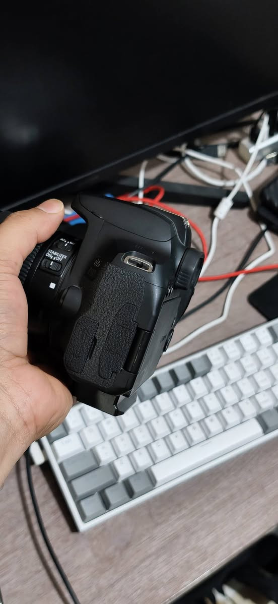 كامرات كانون 850d عدد 3 للبيع نظافه 95%
كامره كانون مع عدسه 85 ملم  مع بطاريتين 
كامره كانون مع عدسه 18-135  مع بطاريتين 
كامره كانون مع عدسه 18 - 55 مع بطاريتين 
 جميع الكامرات بنظافه 95 بلميه 
والكامرات استخدام فيديو فقط 
للاستفسار التواصل على الخاص 
او واتساب 
***********
