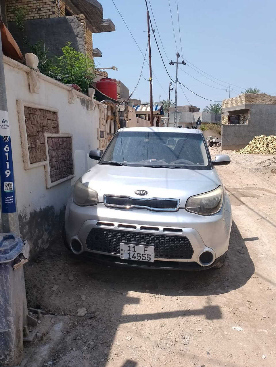 كيا صول موديل2015  رقم بغداد اللون سلفر /فضي/ محرك 1600 GDI ماشية 71 الف / سعر 88
محرك 1600 gdi 
ضررها اربع قطع صبغ بدون دواخل
اللون سلفر فضي 
تبريد بحالة فوق الجيدة
حدادية جيدة 
باتري جديد 
تايرات جيدة 
داخل السيارة نضيف  لون اسود 
سنوية جديدة بأسمي رقم انكليزي 
محرك لا تبخير ولا تنقيص ولا دفانز 
السيارة مكانه بابل / مركز الحلة / ***********
