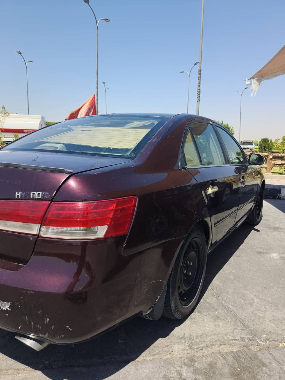 السلام عليكم
سوناتا موديل 2006 محرك 3300 
رقم بغداد انگليزي بأسمي 
محرك مال حاويه قبل شهرين شديته 
وگير جديد مال حاويه حداديه جاهزه و درايمات جدد باتري جديد 
تخم تاير جديد تبريد شغال 
السياره مصبوغه ويحتاجلها صبغ كلها معجون عنواني بابل الحله والسعر 63 
رقم ***********
