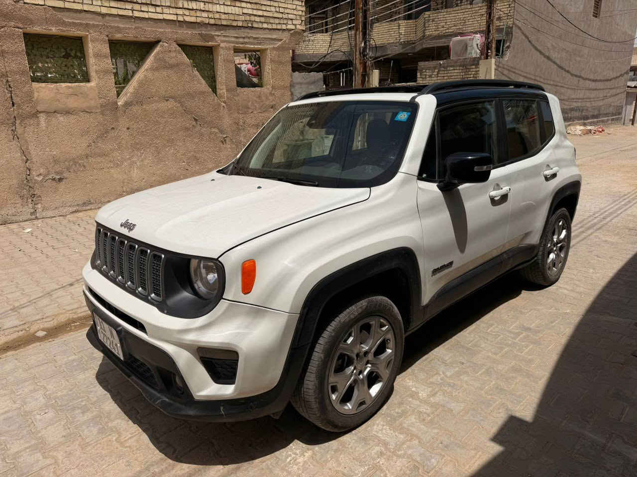 � للبيع جيب رينجيد 2023 وارد أمريكي

📍 رقم بغداد

🎨 اللون: أبيض

📏 الممشى: 24,000 مايل

⚙️ محرك 1.3 تيربو – اقتصادي جداً جداً بالوقود

✨ المواصفات:

• سقف بانوراما

٠شاشة كبيرة تدعم كار بلي اندوريد اوتو

• سياقة ذاتية

• رادار تصادم

• نظام مراقبة النقطة العمياء

• 4×4 فور ويل

• 5 وضعيات قيادة

• كراسي جلد

• تدفئة الكراسي

• تدفئة الموقود

• نظام صوتي جيد جداً

• مواصفات أمان كاملة

🔧 ملاحظة:

السيارة حادث خفيف، والإيرباك بردة فقط، والسيارة حالياً ما تحتاج أي مصرف وجاهزة للاستخدام.

💰 السعر: 135 ورقة

📞 *********** بغداد, العراق
