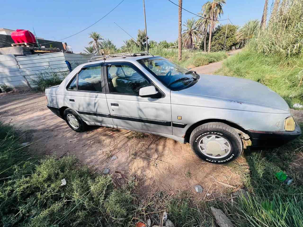 بيجو روى موديل ٢٠٠٩ مكينه وكير مكفولات  تخم تاير حداديه جديد سنويه ساقطه رقم نجف تحويل ثاني يوم 
راعيها موجود مكفوله من الضربه  والصبغ السعر ٢٣ وبيها مجال قليل 
ما متواجد ع الفيس فقط اتصال  ***********
