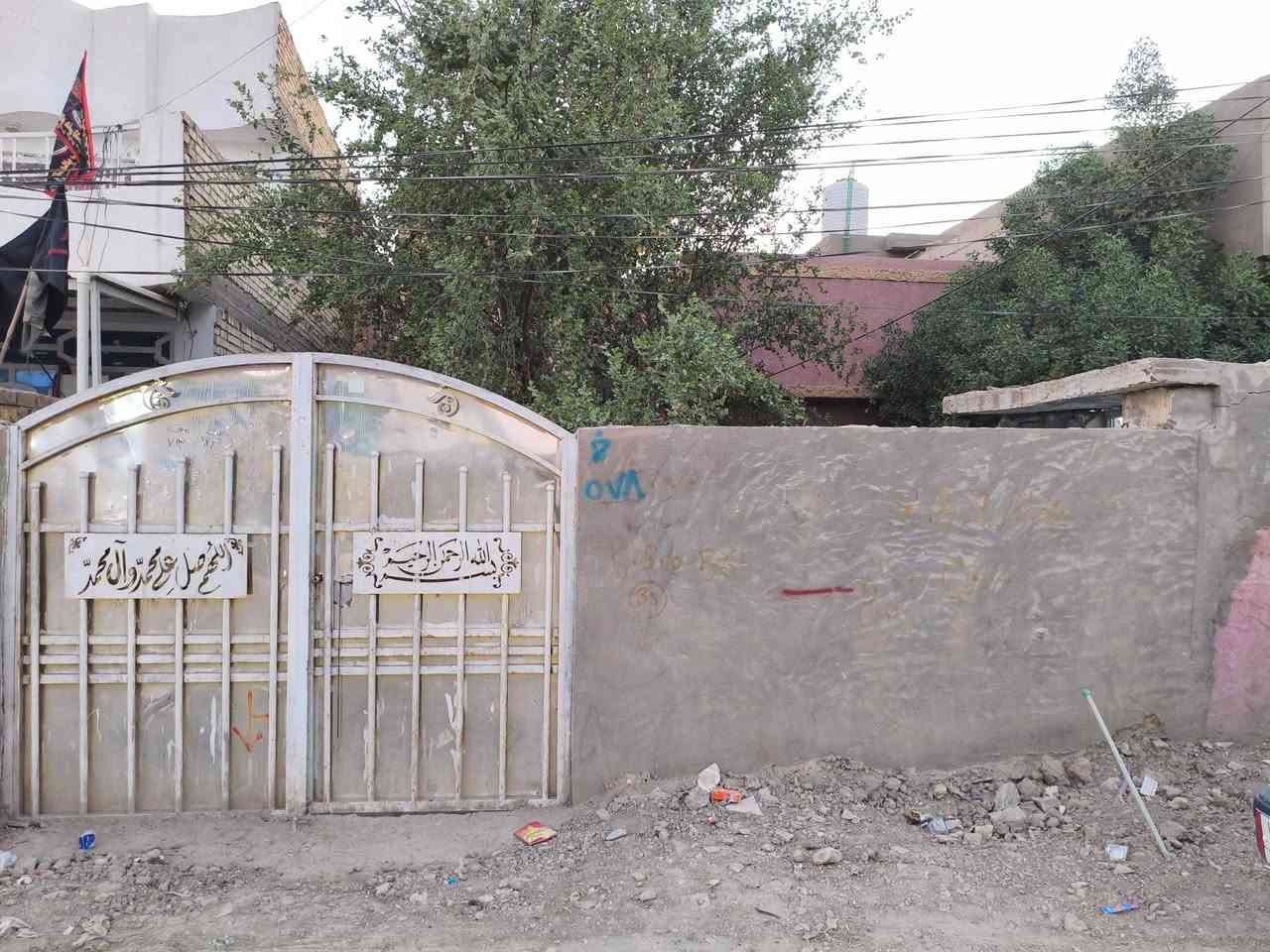 سلام عليكم بيت البيع طابو صرف في حي لاكرمين قريب عل شارعين جدد مساحة 250 طابق واحد غرفتين وصاله وكلدور حمام داخلي وخارحي مثل موضح بصوره ***********
