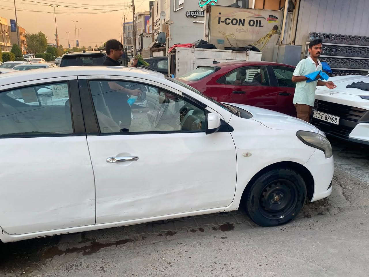 سلام عليكم للبيع نيسان صني موديل 19 بغداد ماشيه 185 الف بيها صبغ جاملخ خلفي اليسار وجاملخ امامي اليسار بارد 
وبابتيت الايمين بارد مكاني الكرخ الاسكان 
***********
