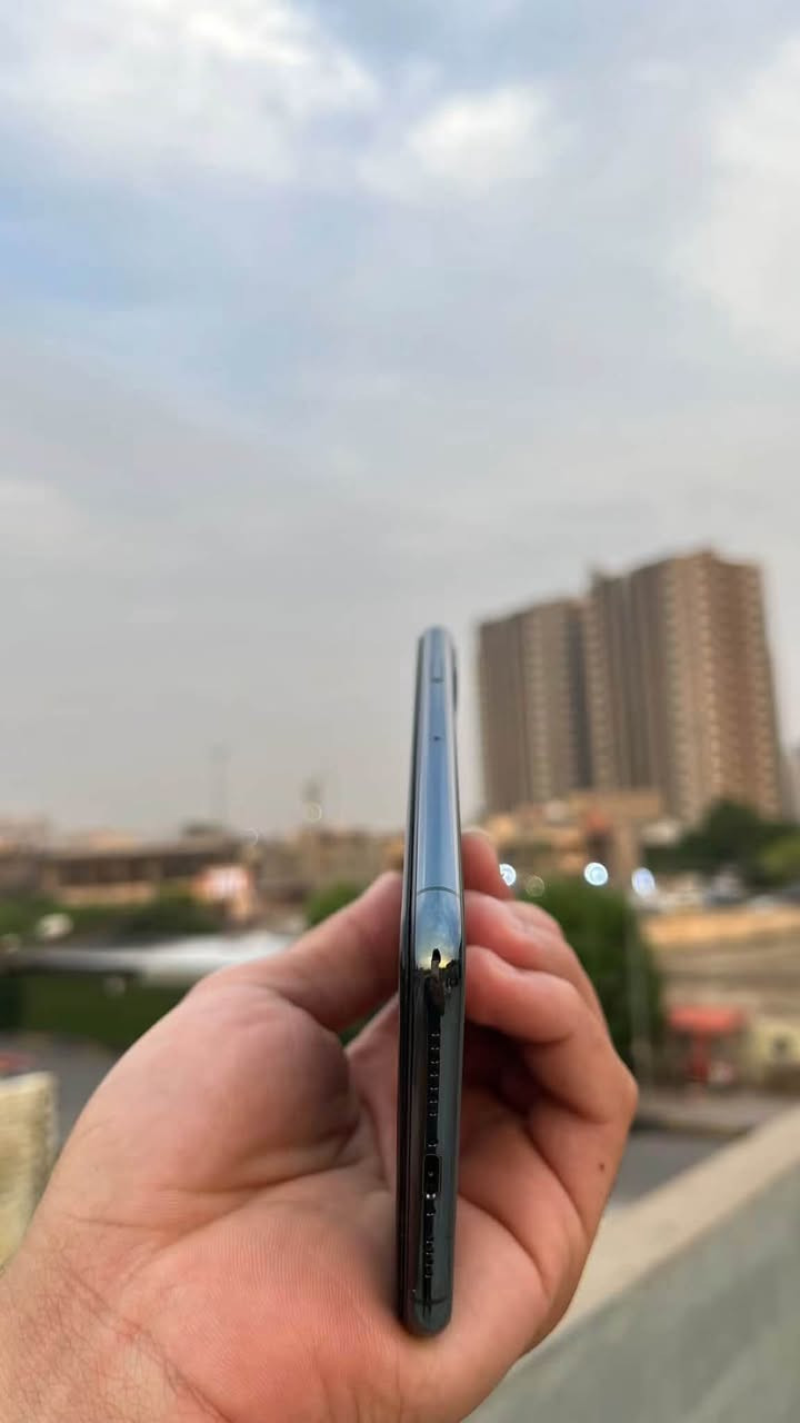 آيفون ١١ برو ماكس • ٢٥٦ • بطارية ٧٦