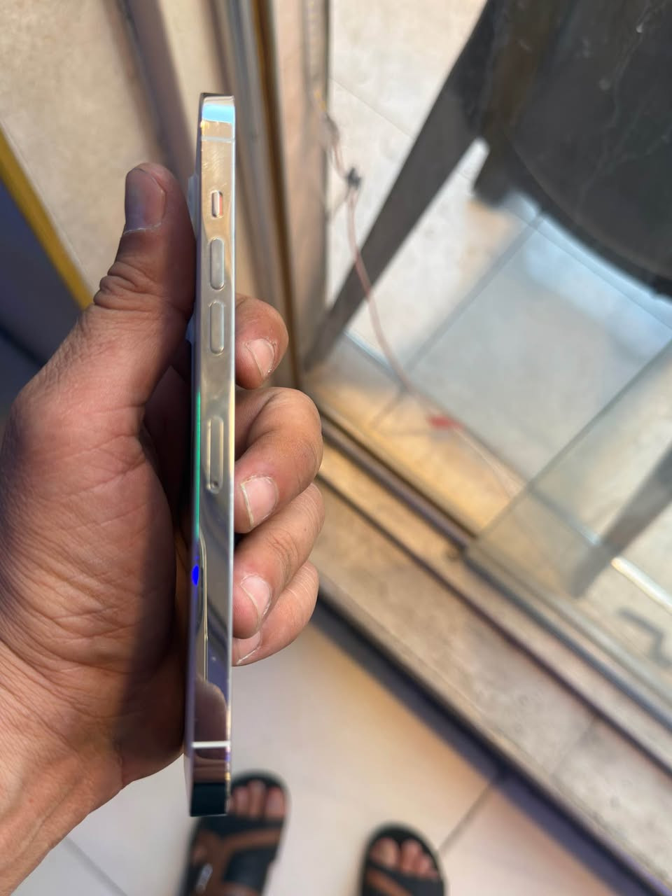 ايفون 14 برو ماكس لون ابيض ذاكره 256 مبدل شاشه اصليه مال تفصيخ بدون ملحقات البطاريه 78 نظيف جدا مكاني بغداد *********** بغداد, العراق

نص مكتوب في الصور:
- ٧:٤٠
- حالة البطارية والشحن
- رسالة مهمة حول البطارية
- حالة بطاريتك متدنية جدا. يمكن أن يبدل أحد مزودي خدمة Apple المعتمدين البطارية لاستعادة الأداء والطاقة القصويين.
- العثور على خيارات الخدمة...
- الحد الأقصى للقدرة
- ٧٨٪
- هذا قياس لقدرة البطارية مقارنة بقدرتها عندما كانت جديدة. قد تتسبب القدرة المنخفضة بتقليل ساعات الاستخدام بين عملية الشحن والأخرى.
- أقصى قدرة للأداء
- ستساعد الأنظمة المضمنة في النظام والمكونات في تخفيف آثار الأداء التي قد تلاحظها أثناء التقدم الكيميائي في عمر بطارية iPhone.
- شحن البطارية المحسن
- للحد من استنزاف عمر البطارية، يتعلم الـ iPhone من عادات الشحن اليومية، بحيث ينتظر ولا يتجاوز ٨٠٪ حتى يحين موعد حاجتك إلى استخدامه.