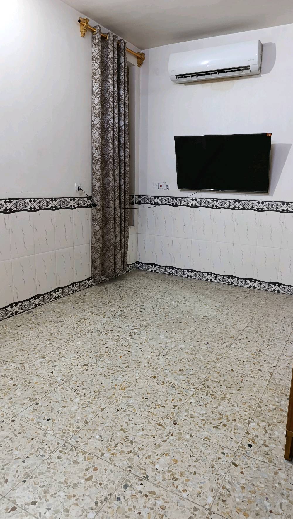 السلام عليكم دار للبيع مساحه ٨٠ متر واجهه ٥ و٦٠ونزال١٤ بناء جديد قاط واحد مكان مزرعه مريوش نهايه حي اور للاستفسار رقم ***********