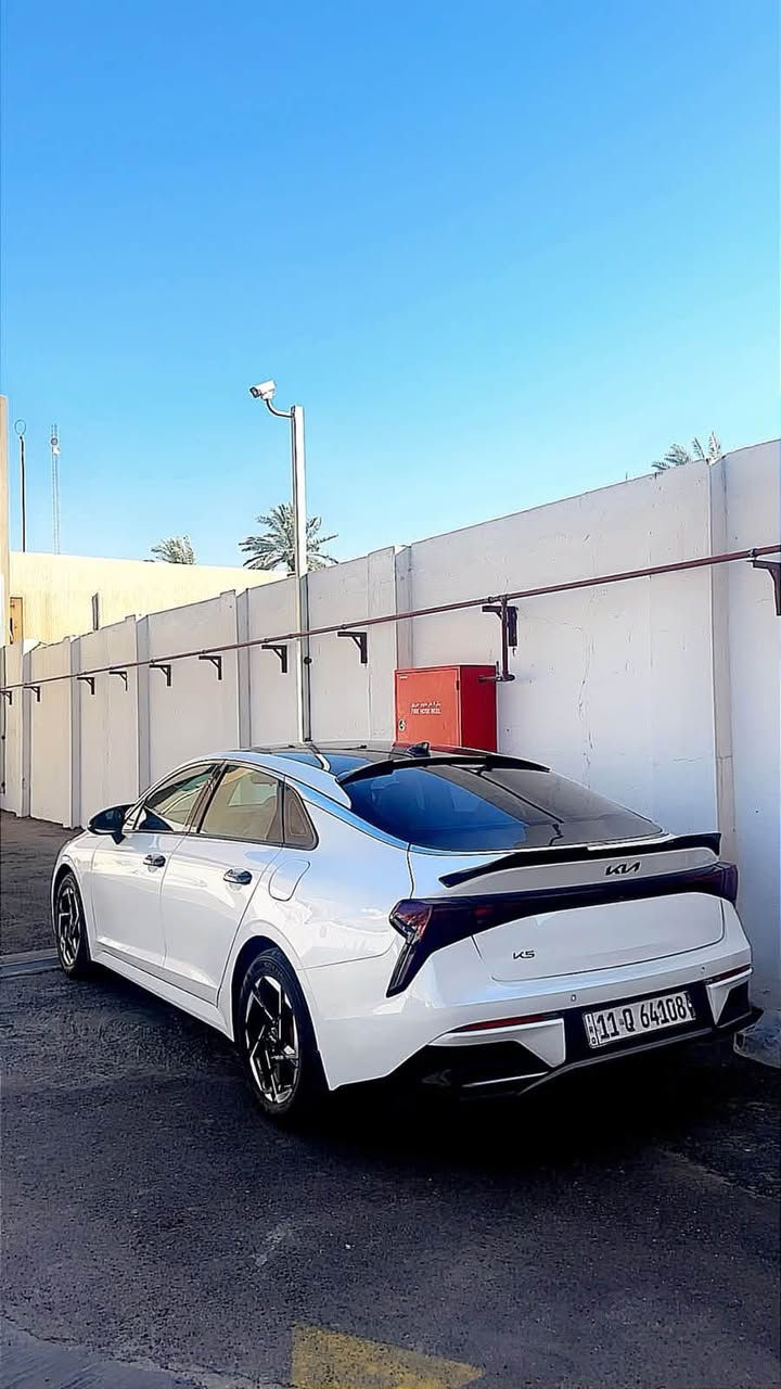 السلام عليكم
K5 للبيع خليجي موديل 2024

1. اللون: أبيض

2. محرك 2500 CC

3. ماشية 40 ألف كم

4. بانوراما

5. لايت زينون

6. كت سبورت

7. مري شفط

8. إشارة بالمري

9. ترحيب عند الاقتراب

10. حساسات أمامية وخلفية

11. كامرة دوارة 360°

12. تبريد قطعتين 

13. تبريد منفصل

14. جنطة ذكية

15. حساس تايرات

16. ستيرن فل تحكم

17. السيارة جديدة ونظيفة كلش

18. بيها فقط بارد بصندوك

📞 للاستفسار: فيس / واتساب

***********
